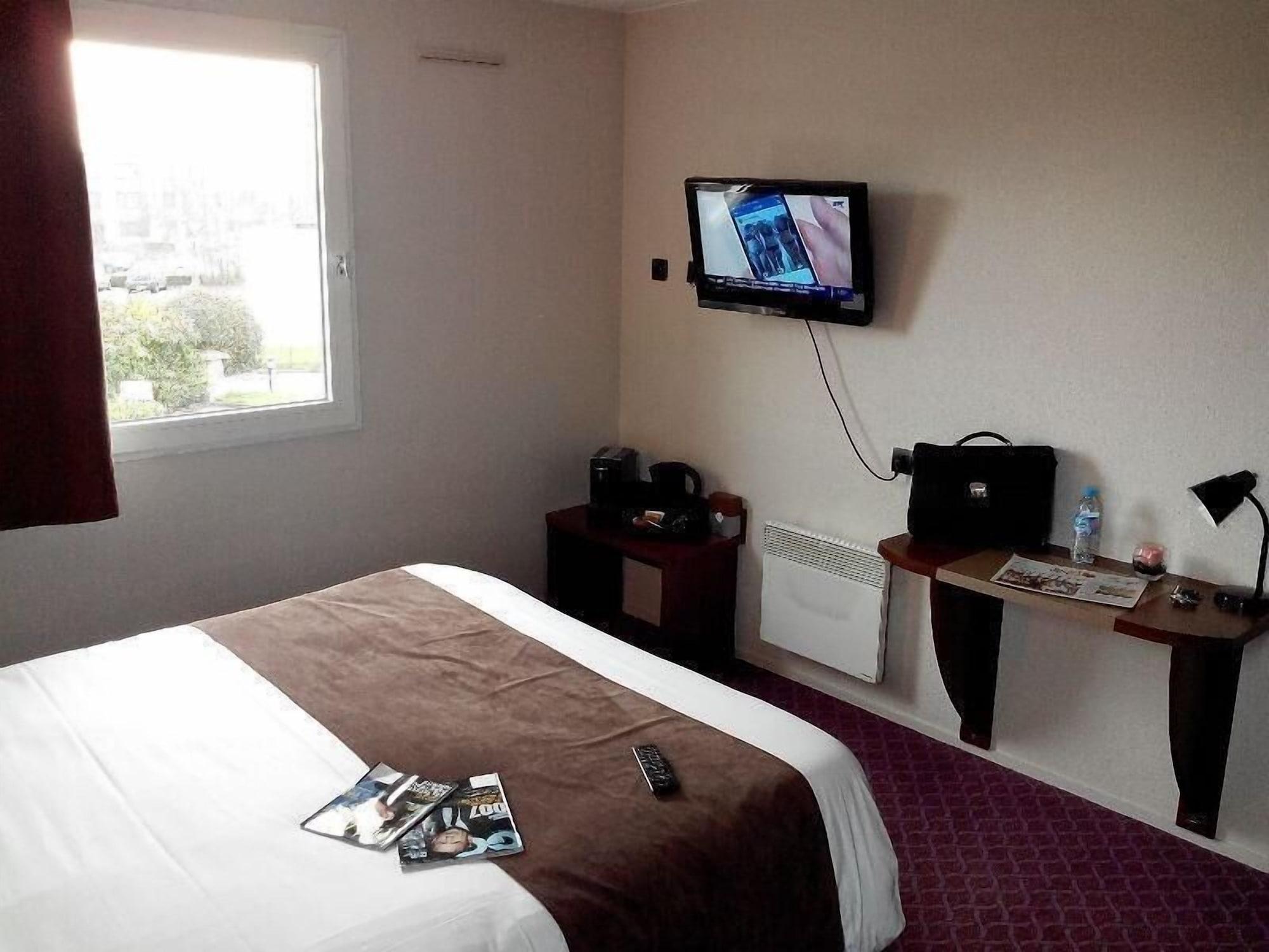 Brit Hotel Rennes Le Castel Екстериор снимка