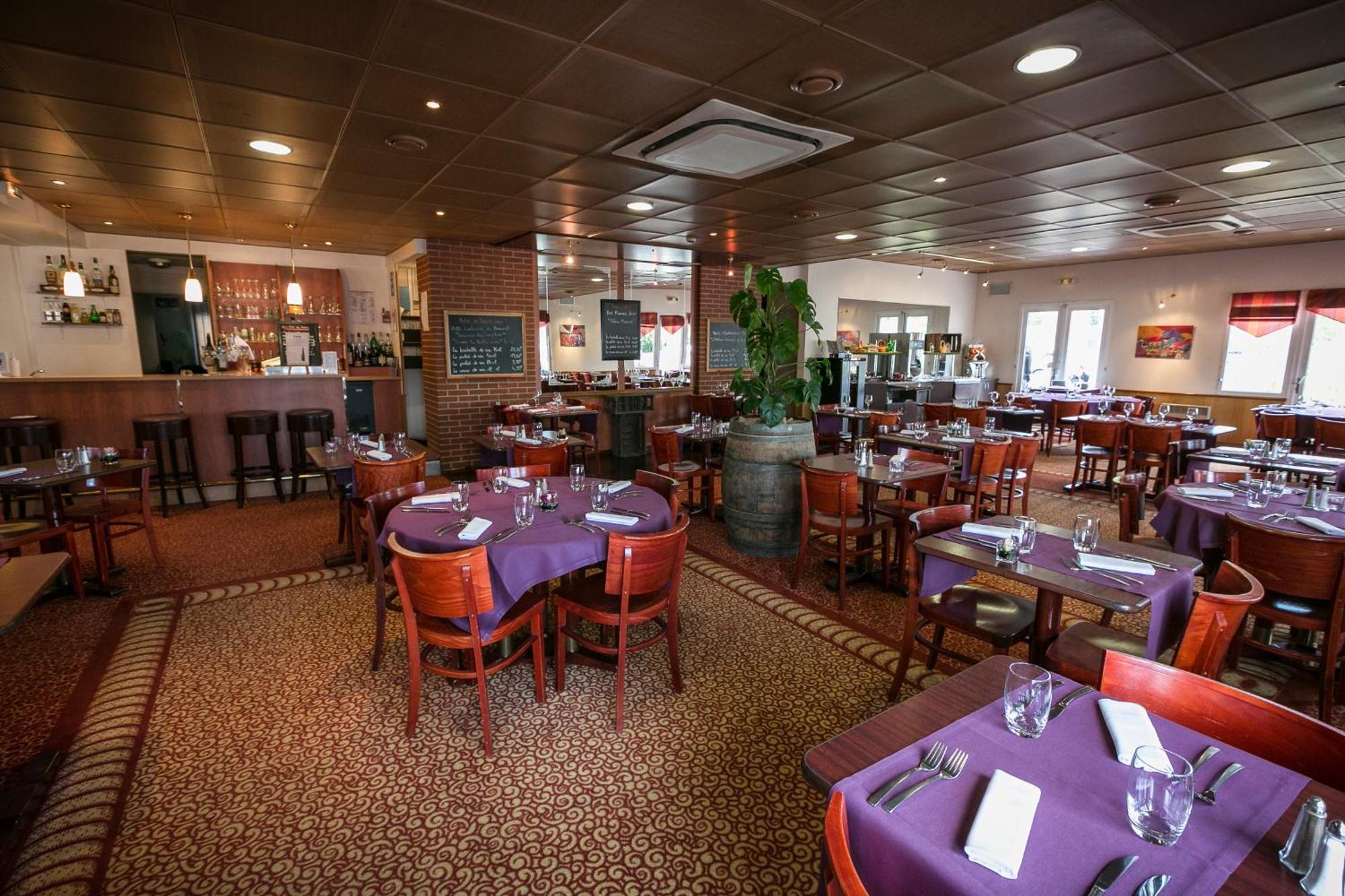Brit Hotel Rennes Le Castel Екстериор снимка