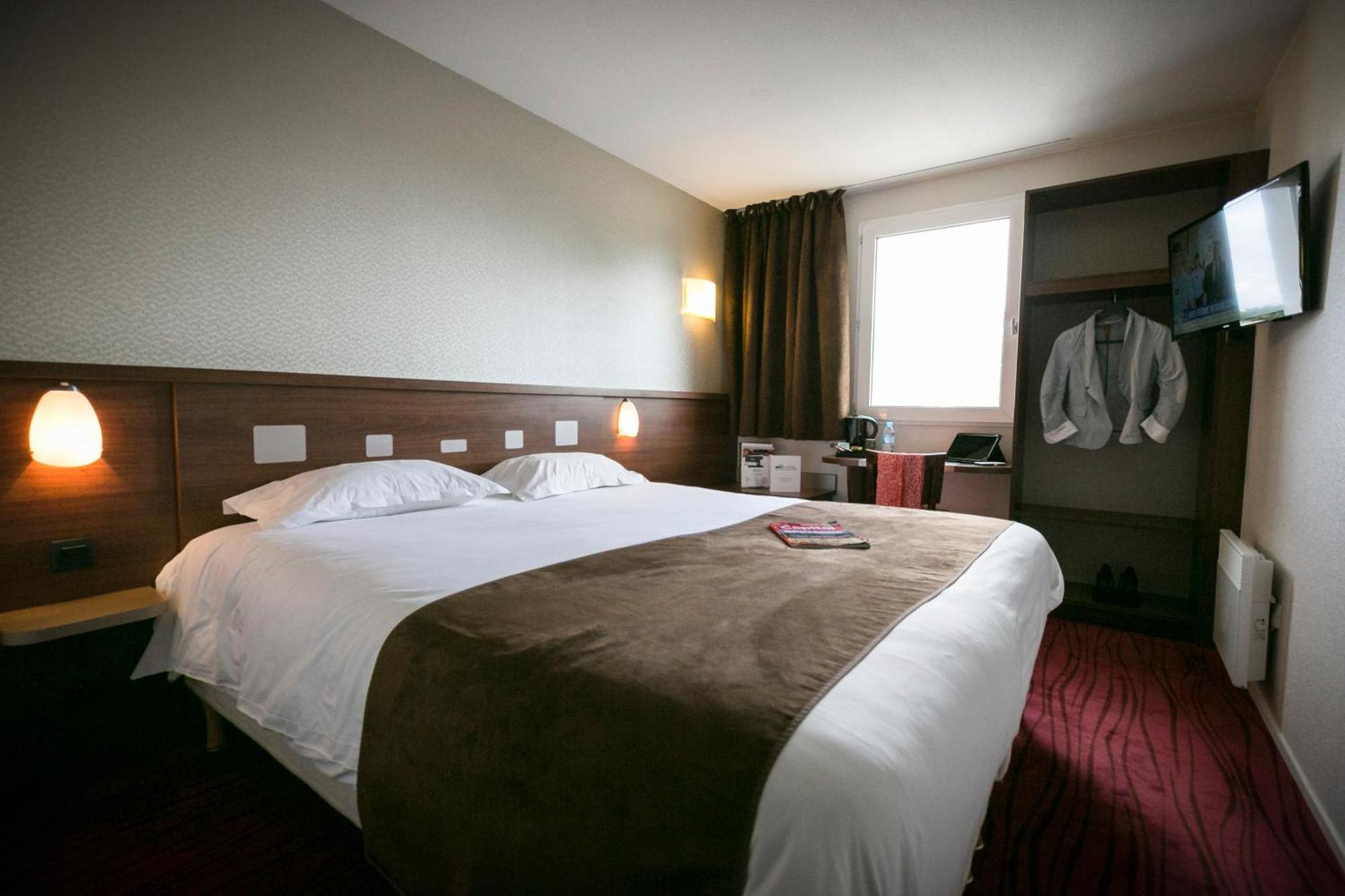 Brit Hotel Rennes Le Castel Екстериор снимка