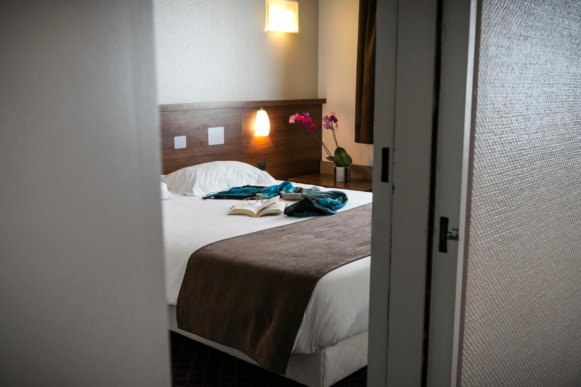 Brit Hotel Rennes Le Castel Екстериор снимка