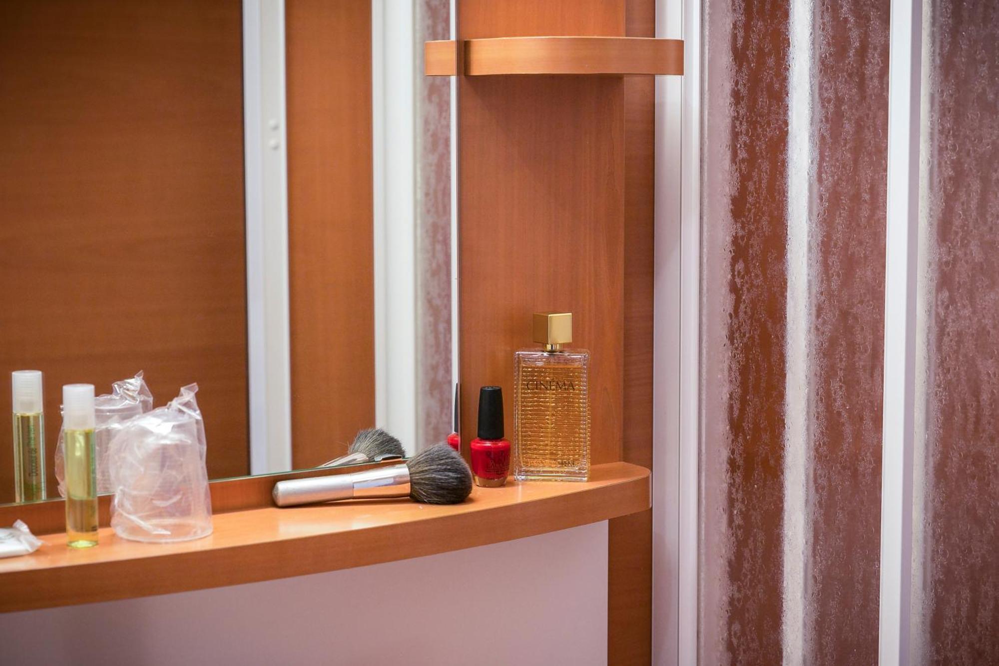 Brit Hotel Rennes Le Castel Екстериор снимка