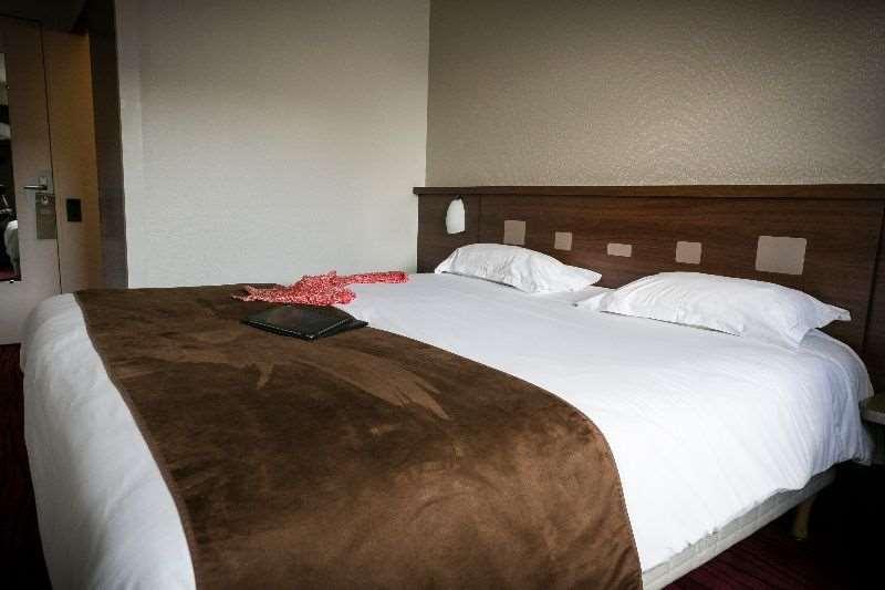 Brit Hotel Rennes Le Castel Стая снимка