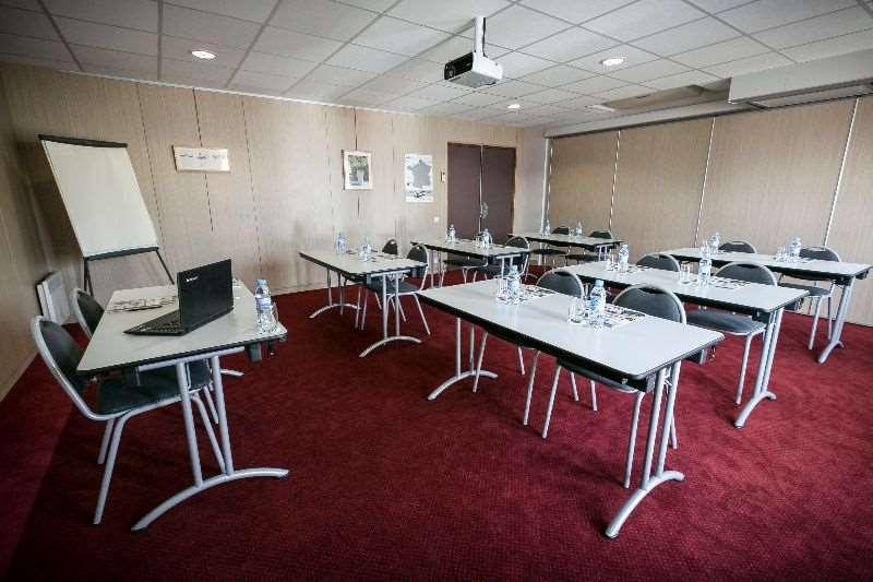 Brit Hotel Rennes Le Castel Съоръжения снимка